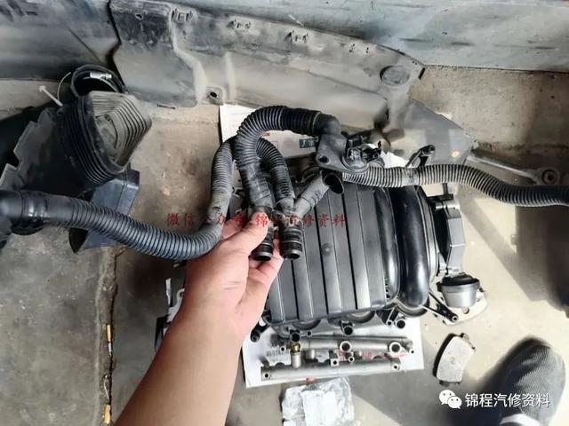 奥迪a6l 1千里烧1升多机油,车主看懂了就不用大修发动机了