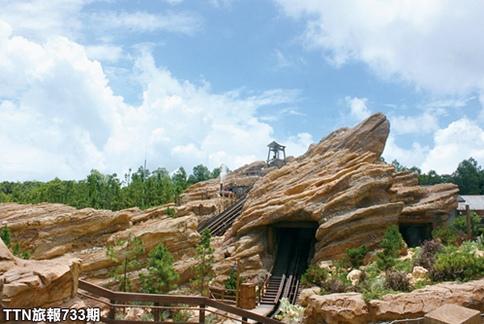 灰熊山谷 香港迪士尼熊霸登场