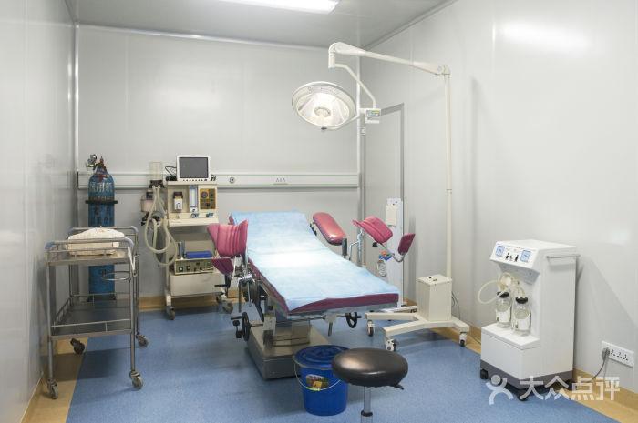 北京密云世济医院妇科门诊检查室图片 - 第1张