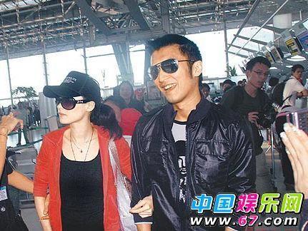 谢霆锋,张柏芝前日现身泰国机场