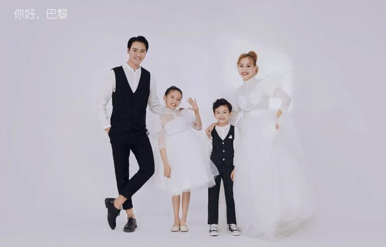 一家四口全家福_全家福_亲子_巴黎婚纱摄影(塘下店)攻略_秀恩爱_幸福