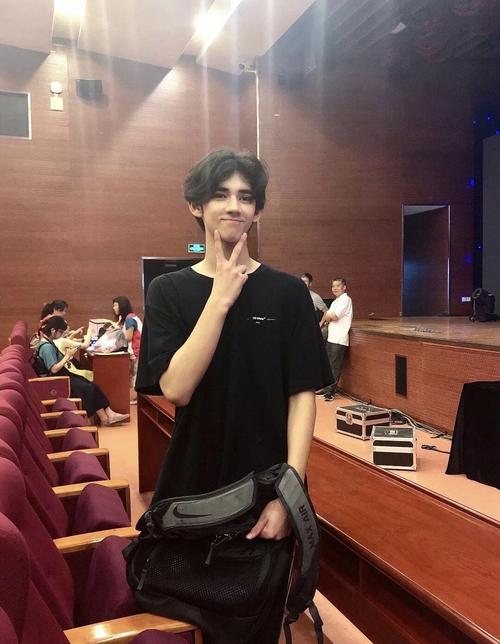 11.08中英混血戴学霖