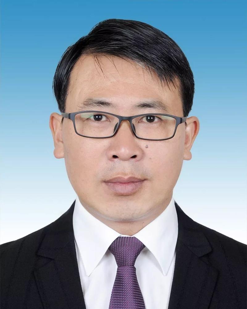 大学学历,2013年6月加入中国共产党,2008年9月参加工作,现任富源县