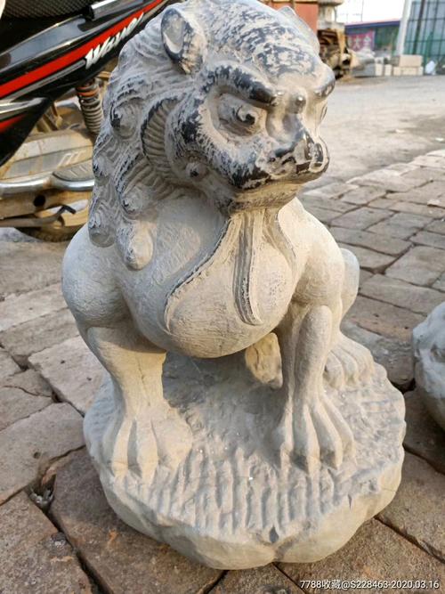 青石石狮子