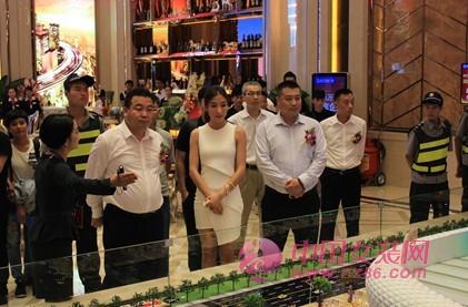 人气视后杨怡助阵虎门万达广场
