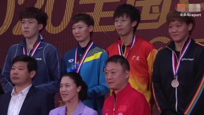 教练太严?王曼昱训练手磨破贴创可贴,遭林高远调侃毫不留情回怼