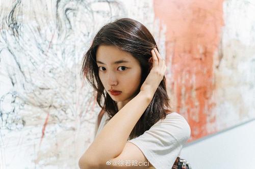 徐若晗这个妹子还挺灵的