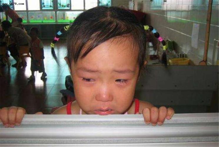 孩子都会因为太久没见妈妈而哭泣,更何况是将来上幼儿园了呢
