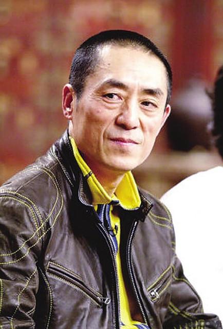 张艺谋理由:自己更适合做幕后 2005年,值中国电影百年,央视春晚想邀请