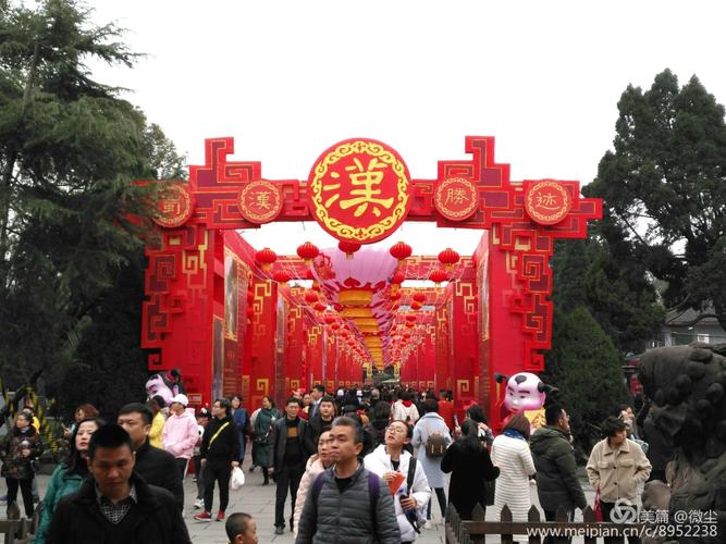 逛武侯祠庙会