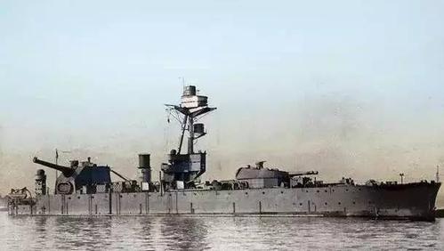 "克莱夫勋爵"级的457毫米舰炮非常显眼