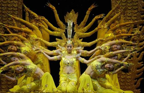 千手观音春晚爆红后邰丽华神隐16年44岁仍是神仙颜值