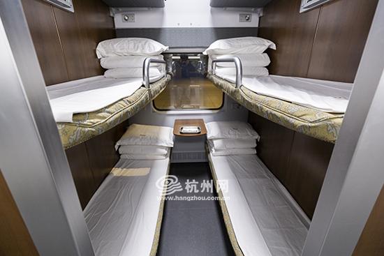 内饰对标高铁 wifi和充电口是标配 "绿巨人"的出现,使得春运运能