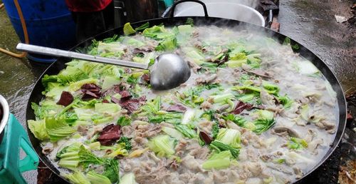 农家大锅菜,风俗不同味道不同,大锅菜你最爱吃哪一口?