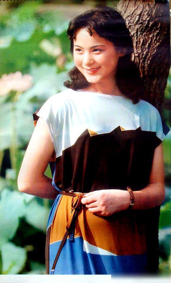 "胭脂美女"朱碧云巅峰时嫁留美博士如今俩儿子都是哈佛高材生