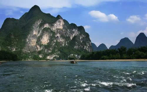 漓江九马画山 (图片来源网络)