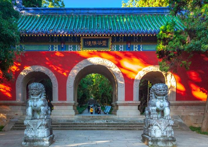 南京钟山风景区景点介绍灵谷景区红山门