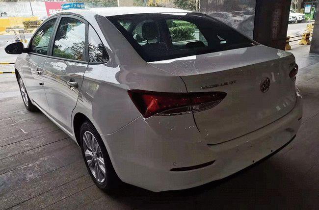 到店体验21款别克英朗上市2个月降至75万起高配有混动