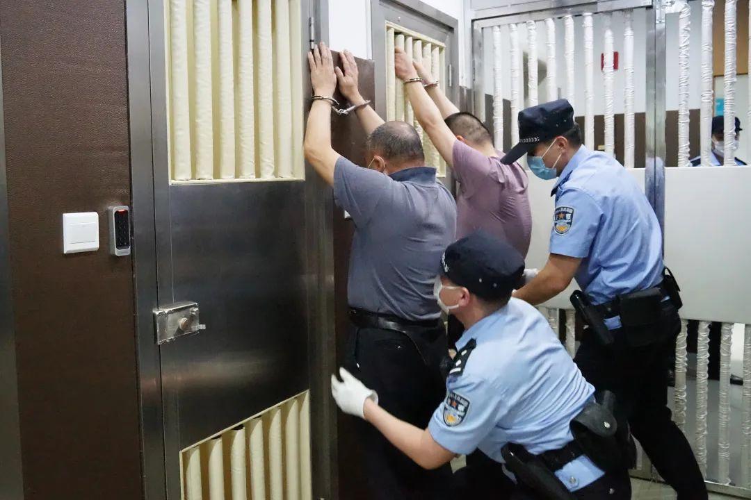 虎丘法院法警大队开展遇执行押解车辆发生故障应急演练