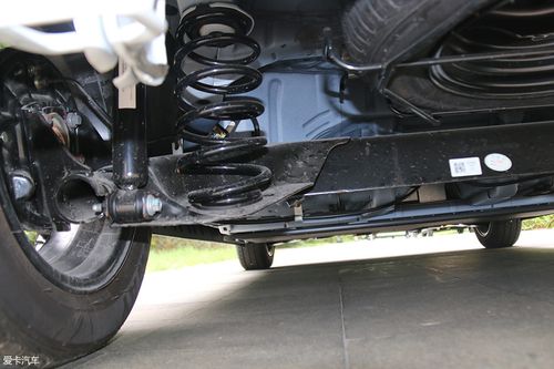 后扭力梁,螺旋弹簧式半独立悬挂