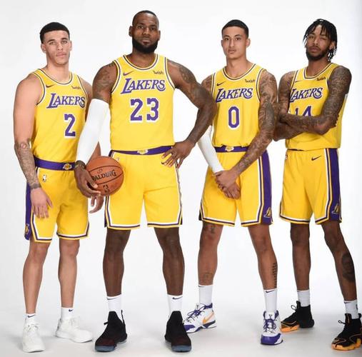 科尔暗示勇士五巨头明年就要解散!难道汤神加盟湖人已