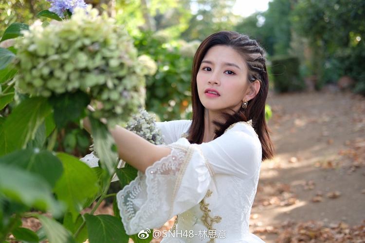snh48-林思意 九月2017年09月01日05时12分,转发:7330,评论:620