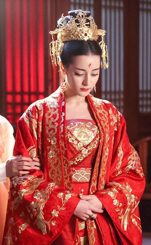 "三生三世"中青丘女君的大婚造型,白浅绝美而凤九一人