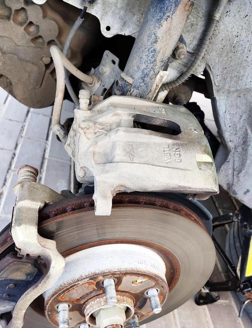 皮卡长城后刹车片怎么拆 长城风骏5皮卡换刹车分泵