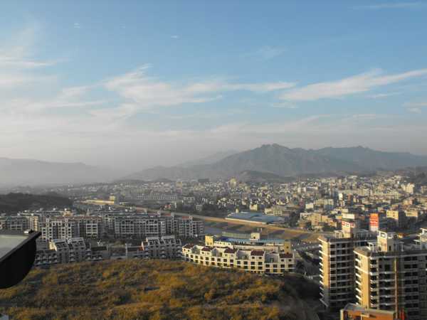 汤坑镇位于丰顺县东南部,地处丰,揭交界处,上距梅州市58公里,下离汕头