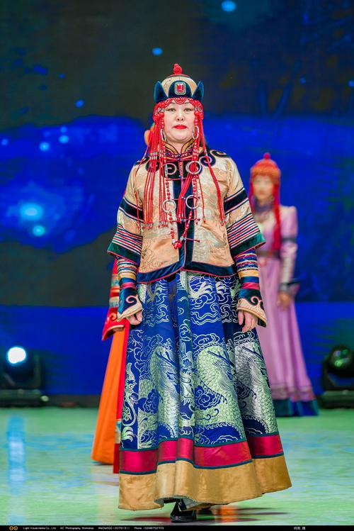 呼伦贝尔鄂温克族服装服饰大赛2020(3)