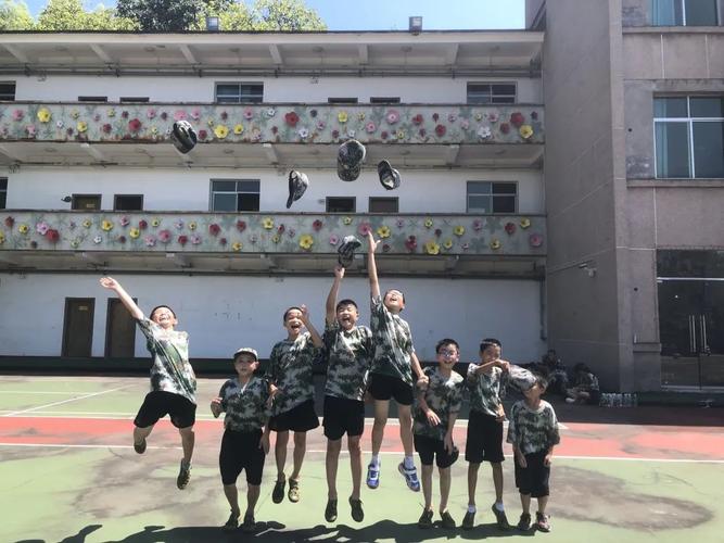 重庆市第九届青少年军事夏令营荣昌区分部结营啦