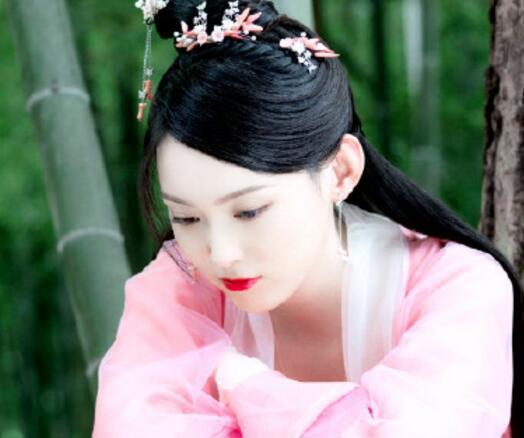 遇龙夏侯雪扮演者还是挺眼熟的,杨之楹这些年一直演女二,也有些角色让