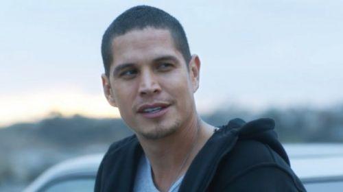 子 sons of anarchy》,过去宣布预订衍生剧试映集《玛雅摩托帮 mayans
