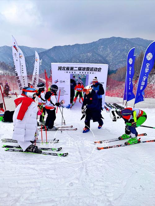 斗志昂扬|宣化二中冬奥学校迎来河北省第二届冰雪运动会高山滑雪比赛