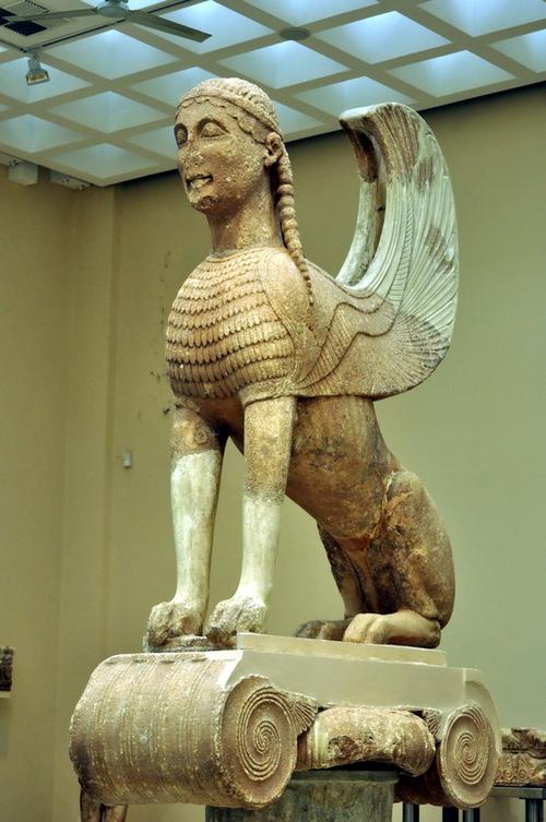 (希腊神话中的斯芬克斯像,埃及的狮身人面像即缘于它的传说)