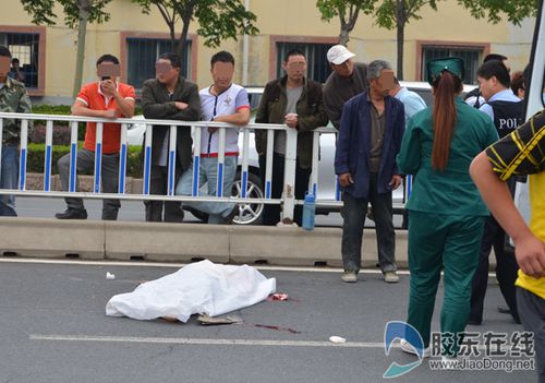 烟台莱山发生车祸 男子当场被轧死现场惨烈(图)