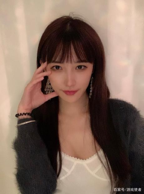 前段时间,虎牙豚豚在加入血色公会后,开启自己入会之后的首秀,与主播