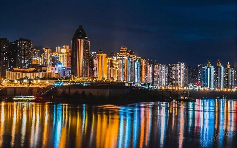 涪陵最具有代表性的夜景之一滨江路涪陵,真的是一座来了就不想走的