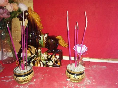 问:香灰不落代表著什麼?