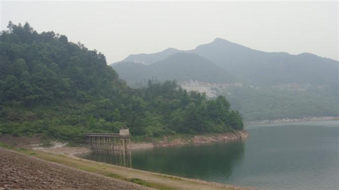 县 /a>七一水库坐落于 a target="_blank" href="/item/江西省