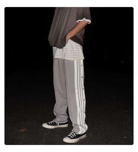 三条地直纽扣huffnpuff裤子推广赚0元去淘宝抢购>>收藏原价:159元9.