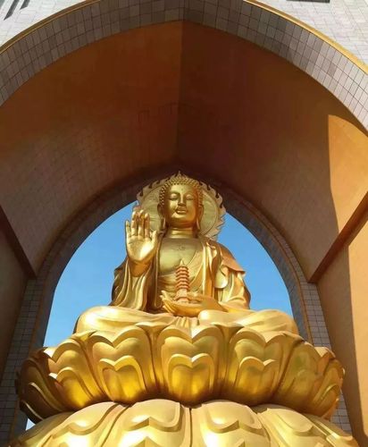 " 不知道是什么原因,药师佛不仅没能普度众生,连为其塑金身的权健老板