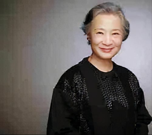 严敏求年近半百出道,出演了很多部热门作品,因灭绝师太成名