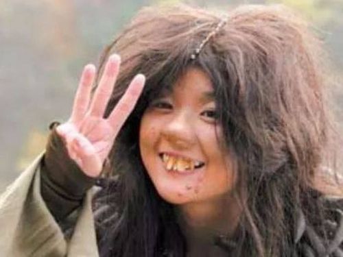 女星扮丑哪家强?热巴香肠嘴,莫文蔚大暴牙,赵丽颖简直