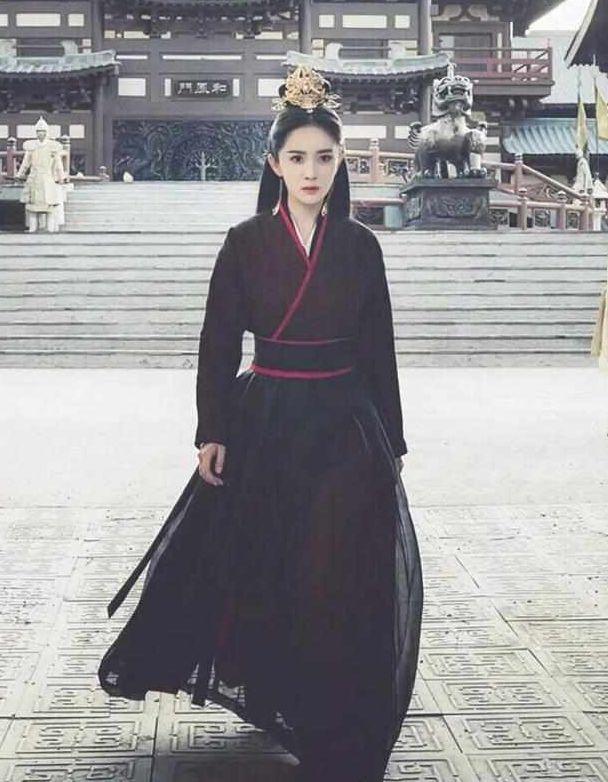 盘点古装剧中的"玄衣"女子,杨幂霸气,杨紫唯美,最美的却是她