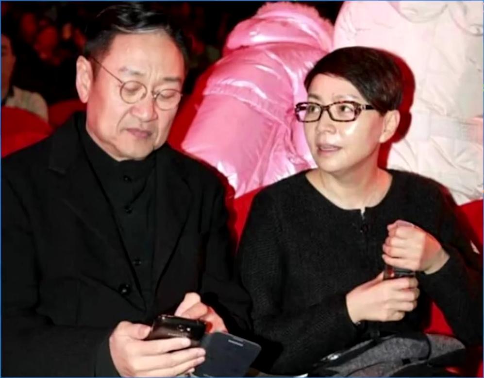 宋丹丹夫妇罕见同框!吃瓜秒变吃狗粮网友:现在的才是最适合她的