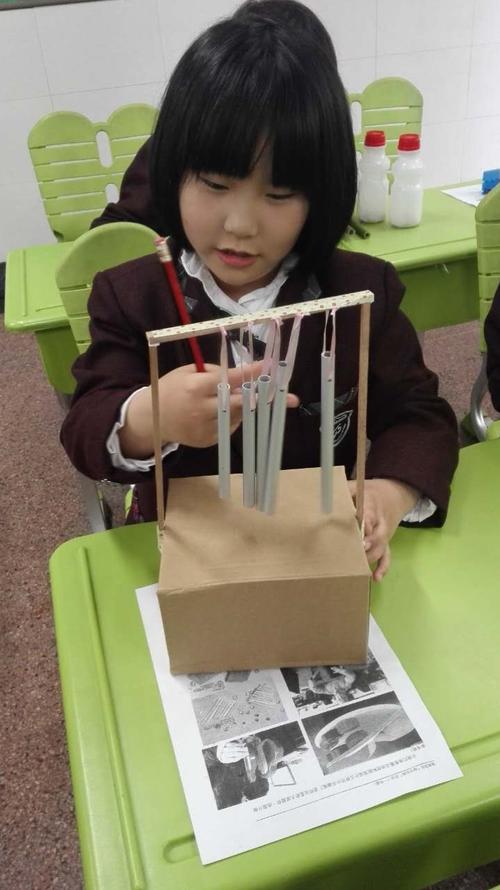 巧手娃娃自制精美"小乐器"