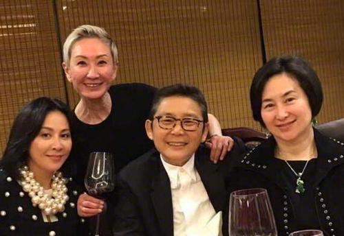 何超琼为情所伤,和同性密友俞琤在一起十年