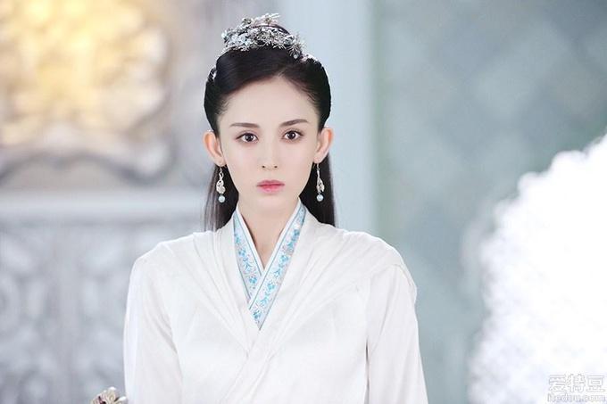 古装奇幻电视剧《择天记》发布古力娜扎剧照