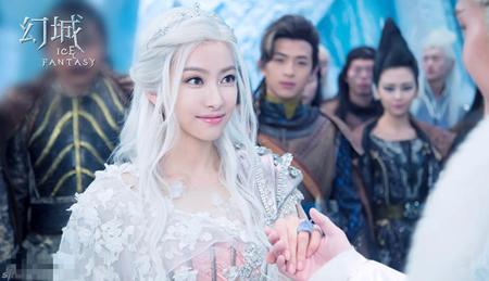 【宋茜白发造型】古装玄幻巨制《幻城》即将在下周盛大收官,扑朔迷离